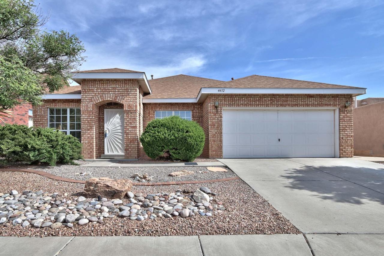 4432 Glencroft Avenue - Photo 1