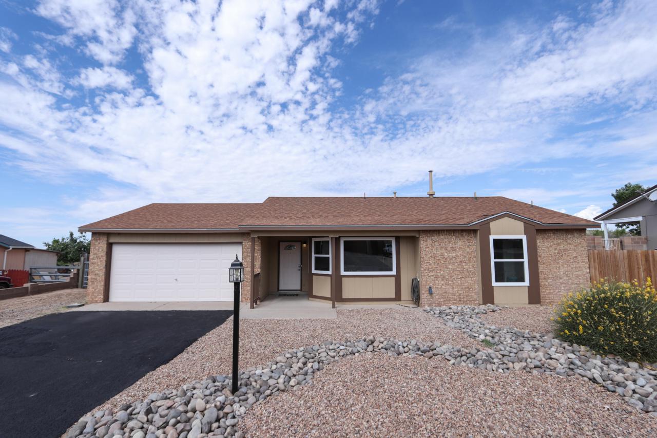 555 Hewlett Drive - Photo 1