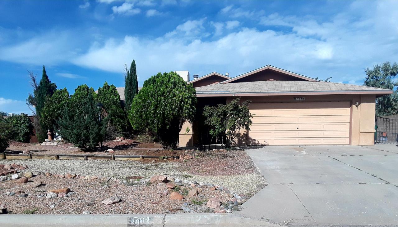 701 Nicklaus Drive - Photo 1