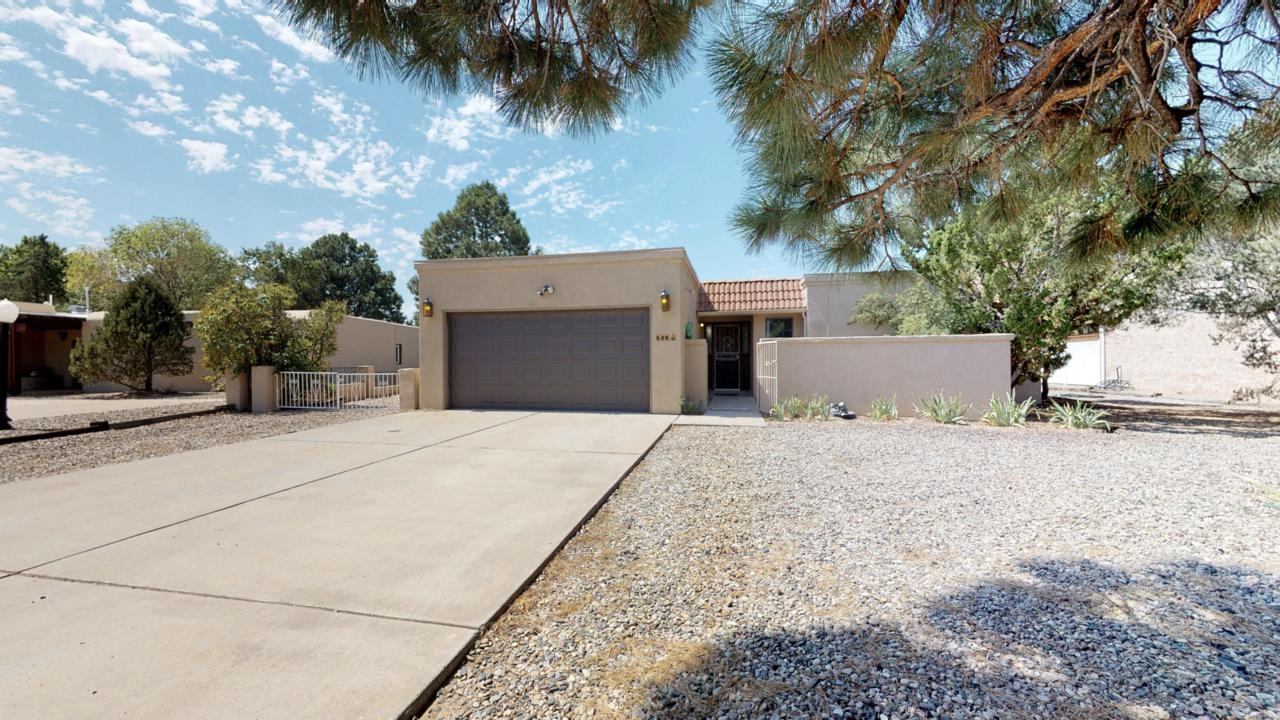 608 Willowbrook Lane - Photo 1