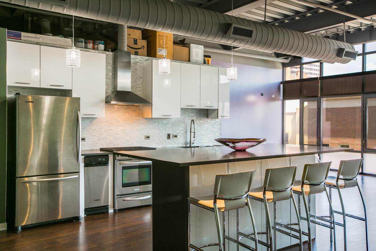 100 Gold Avenue - Photo 1