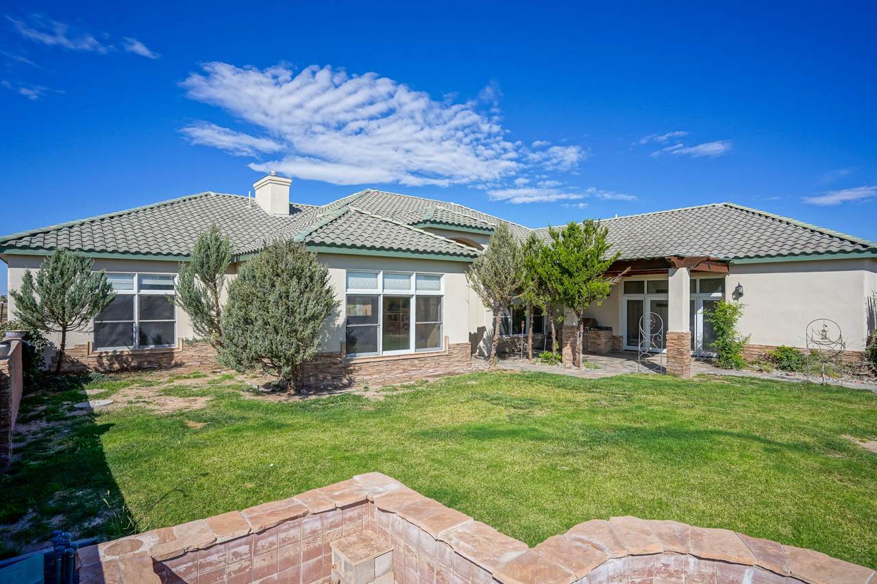 5610 Carson Road - Photo 1