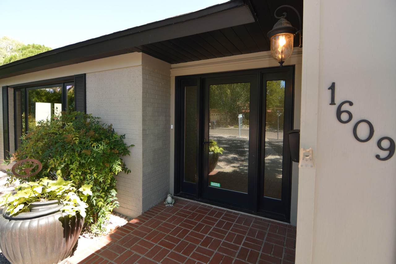 1609 Escalante Avenue - Photo 1