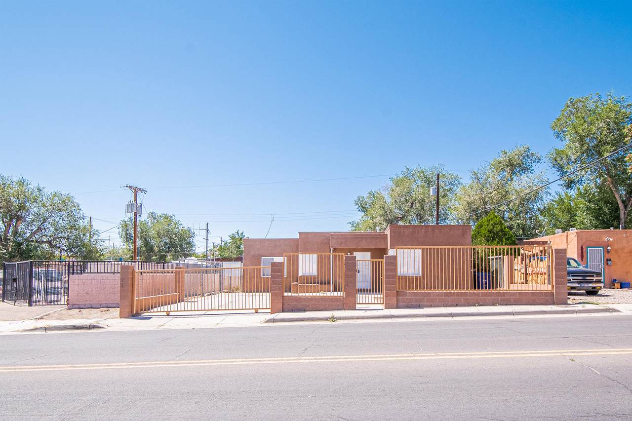 115 Yucca Drive - Photo 1
