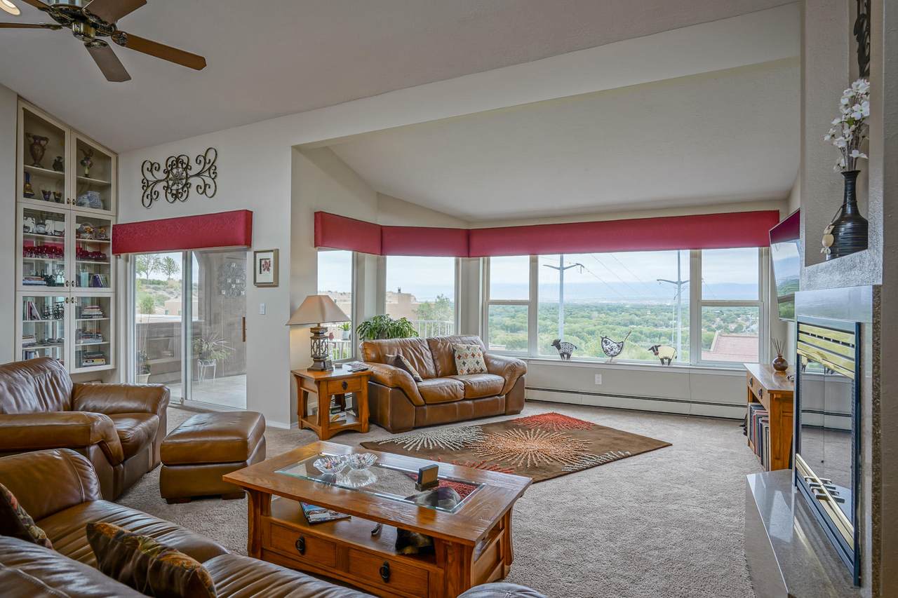 2700 Vista Grande Drive - Photo 1