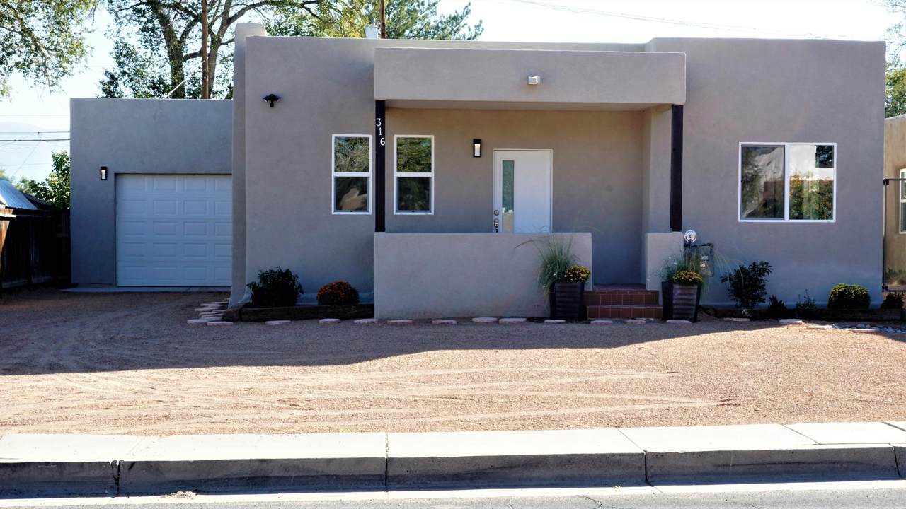 316 Carlisle Boulevard - Photo 1