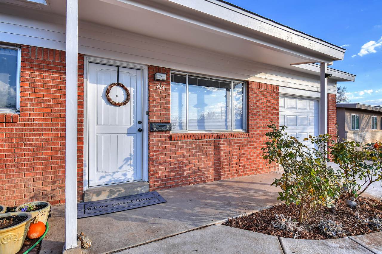 724 Marcella Street - Photo 1