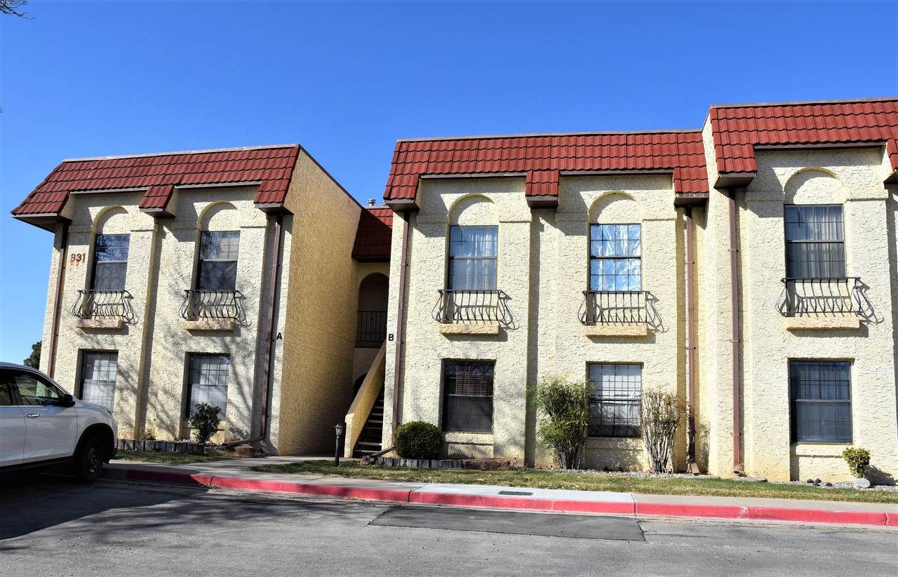 831 Country Club Drive - Photo 1