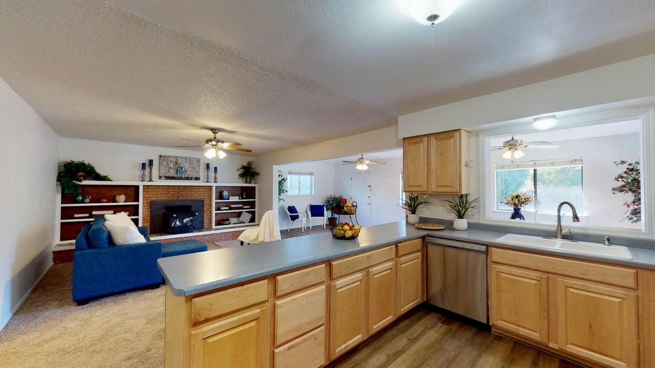 11900 Claremont Avenue - Photo 1