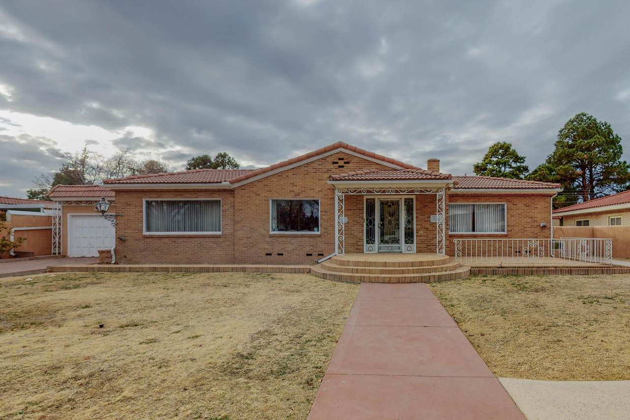 819 Parkland Circle - Photo 1