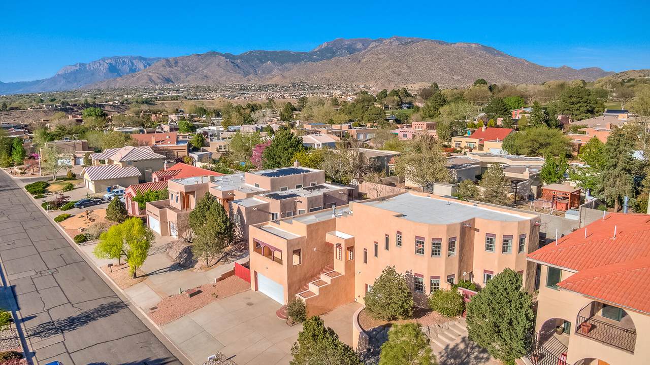 714 Navarra Way - Photo 1