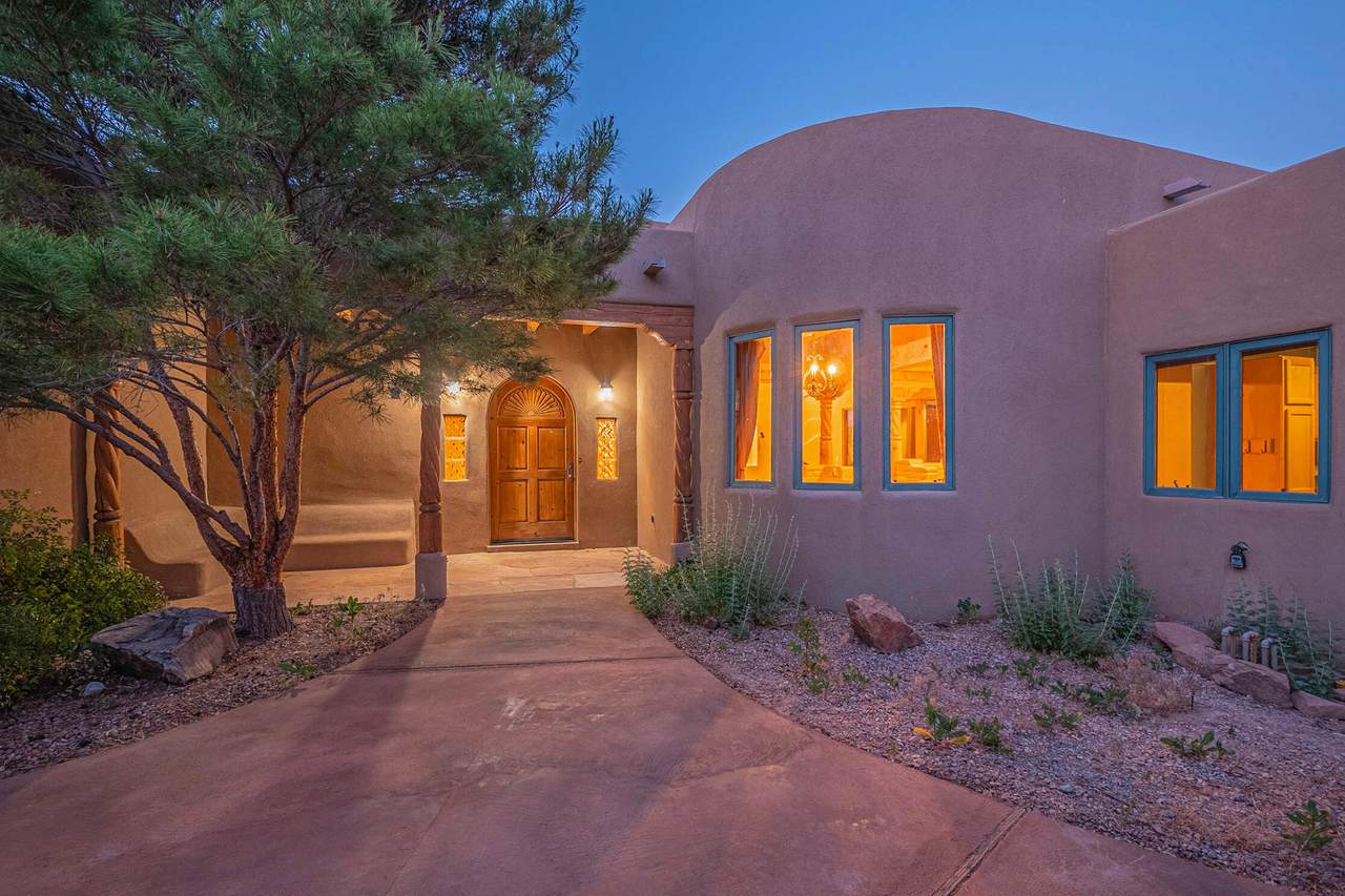11 Tewa Court - Photo 1