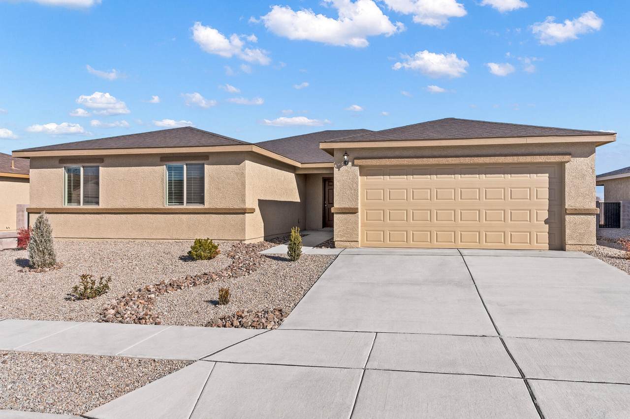2405 Desi Loop - Photo 1