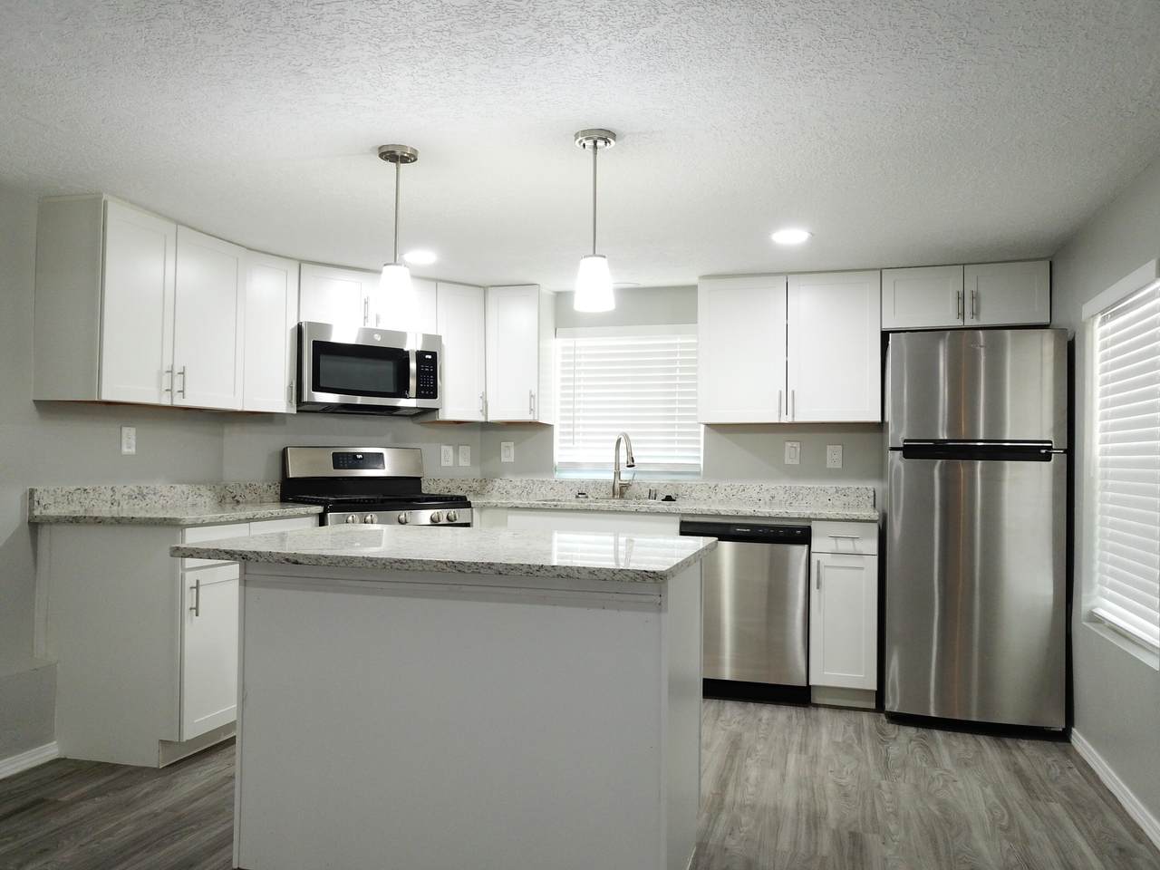 4916 Moore Circle - Photo 1