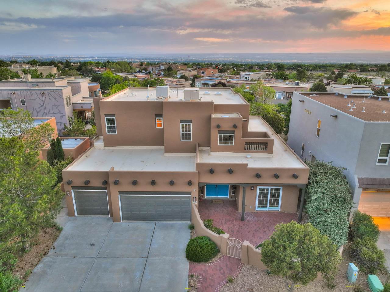 5805 Mariola Place - Photo 1