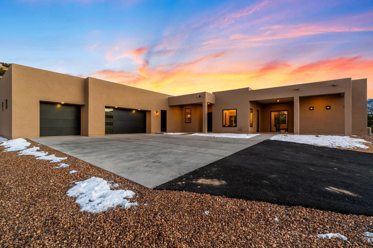 10 Rainbow Valley Road - Photo 1