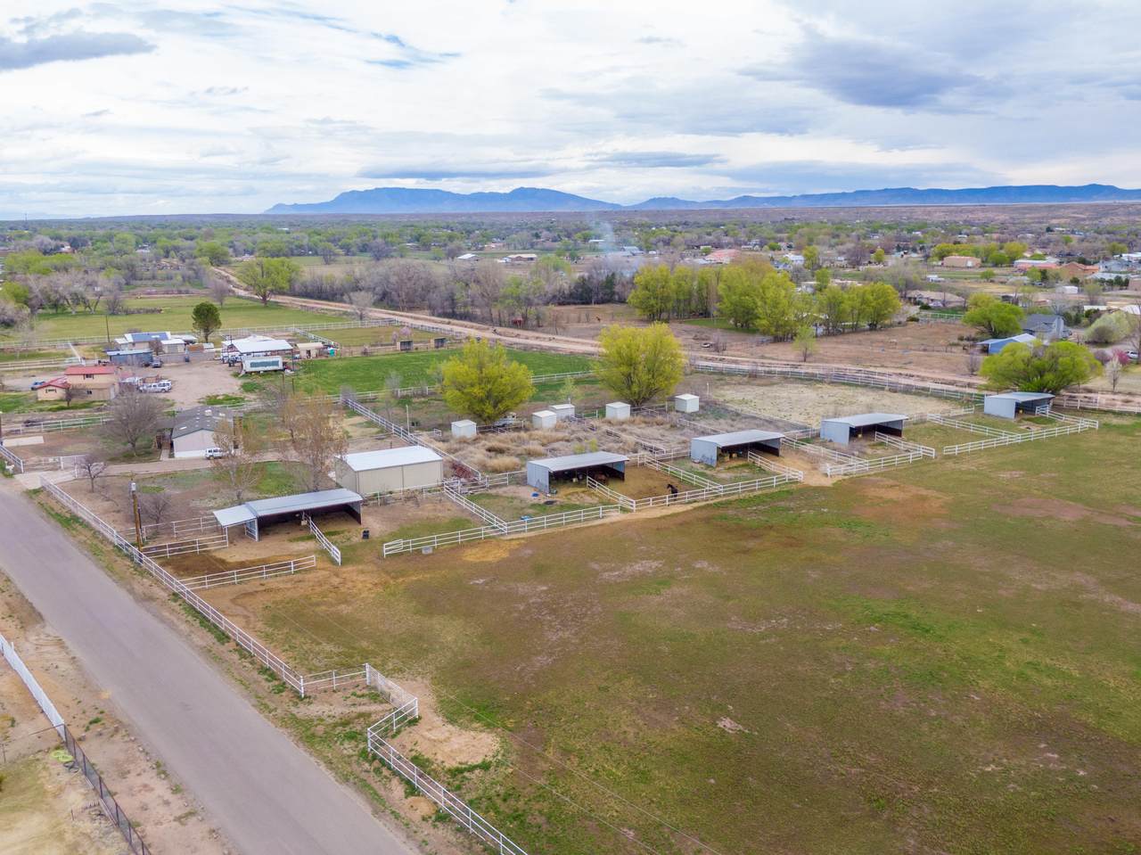 16 Cottonwood Lane - Photo 1