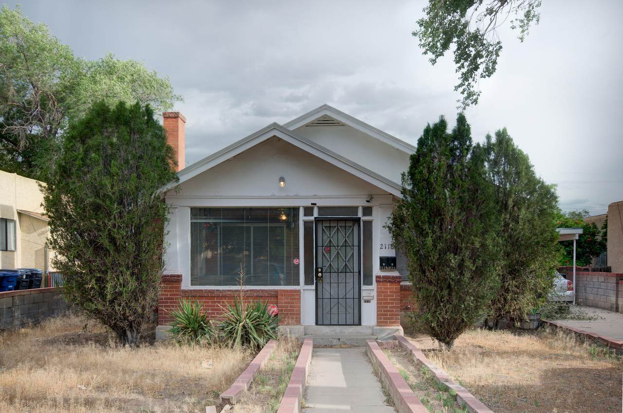 2118 Oxford Avenue - Photo 1