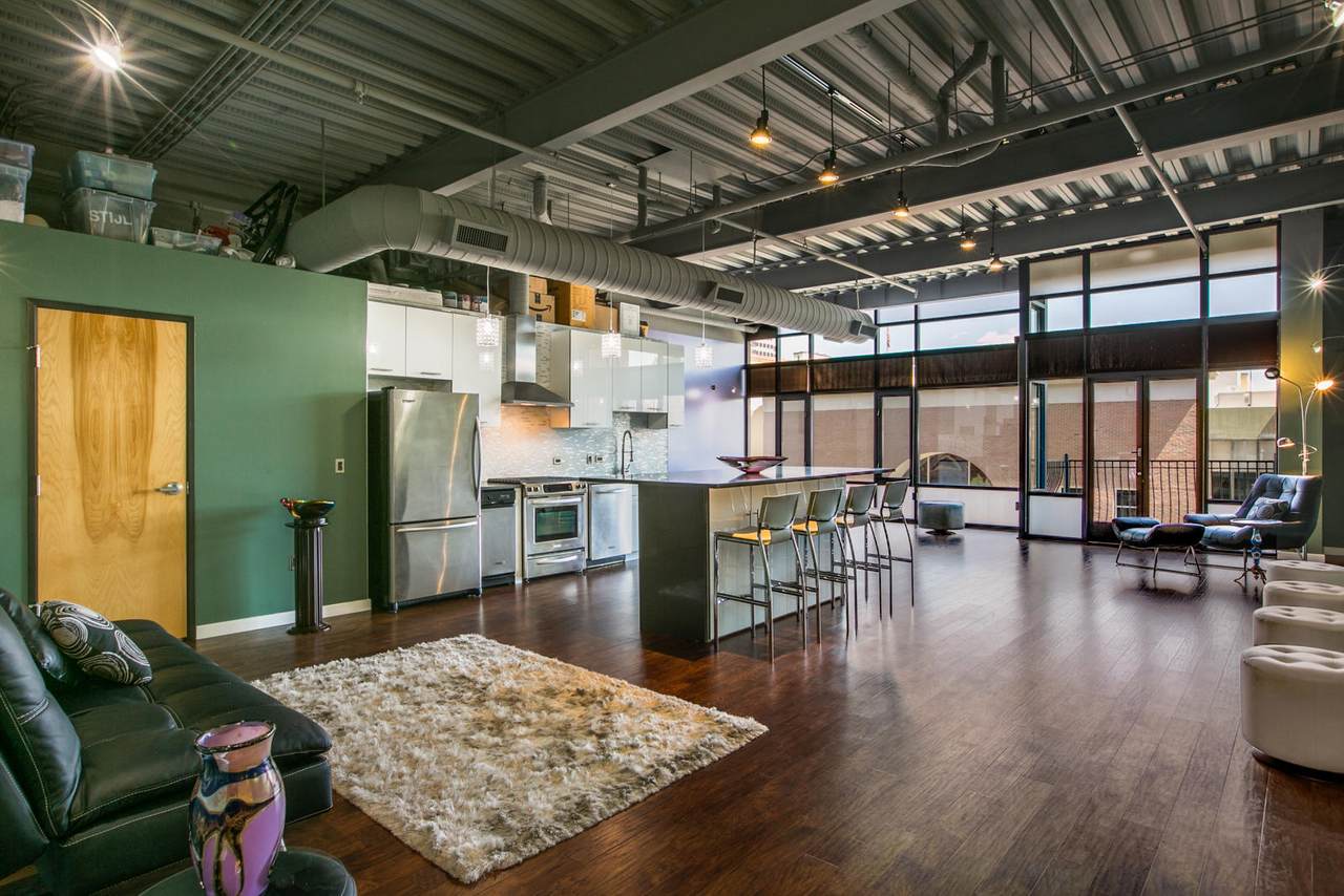 100 Gold Avenue - Photo 1