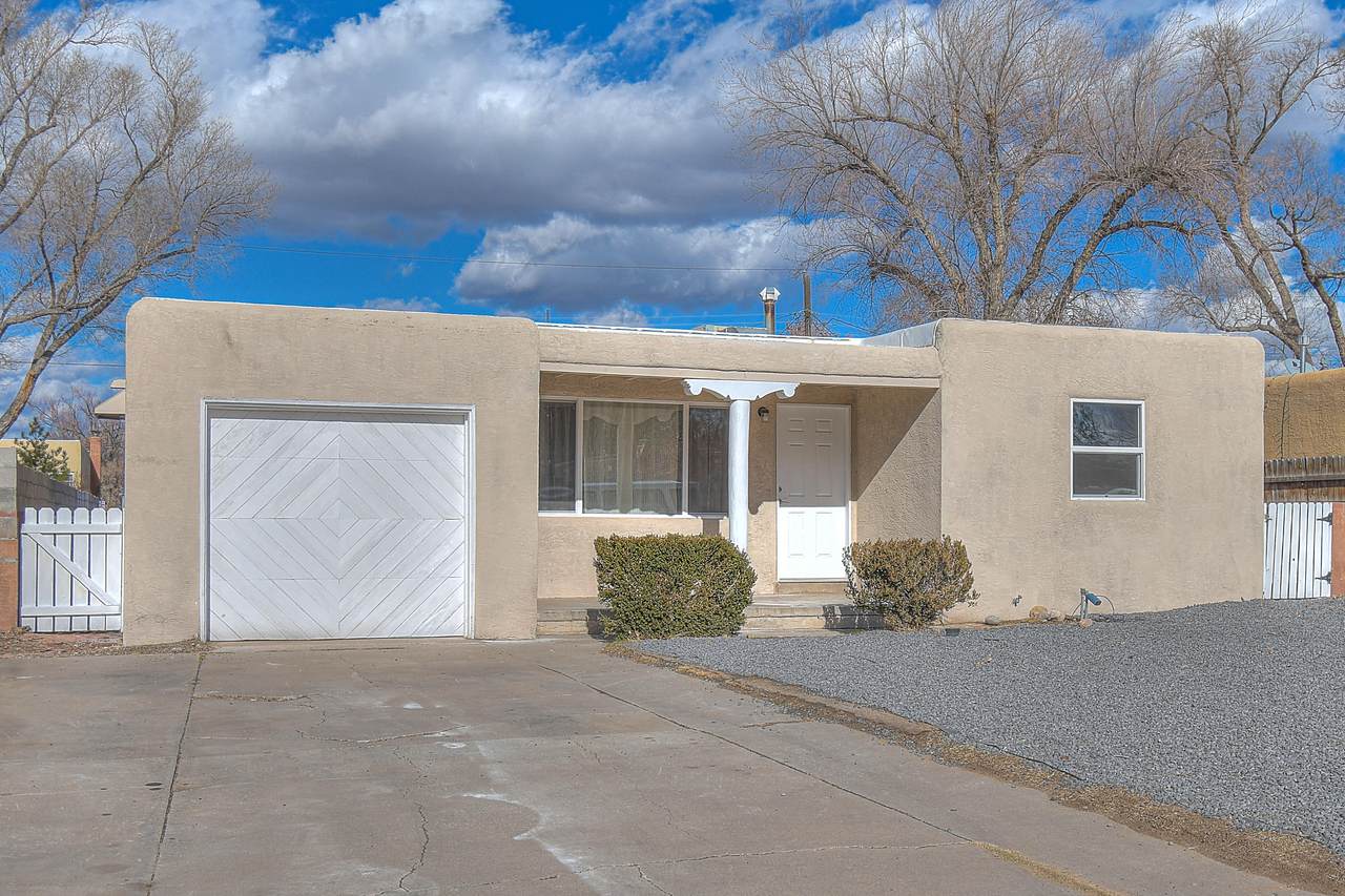 4609 Crest Avenue - Photo 1
