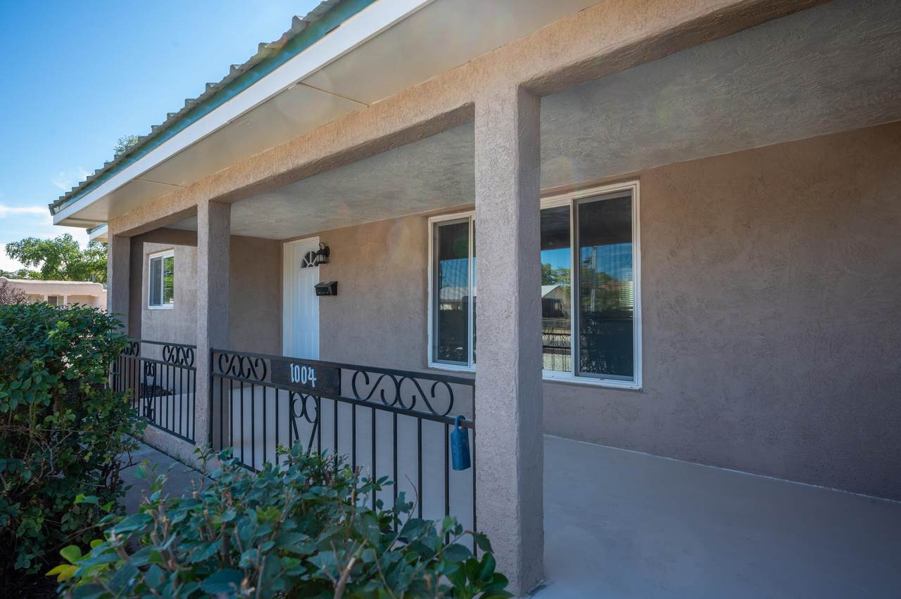1004 Delamar Avenue - Photo 1