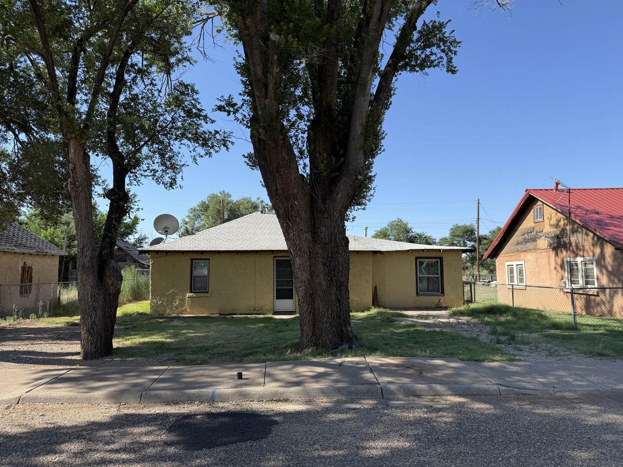 310 Elm Avenue - Photo 1