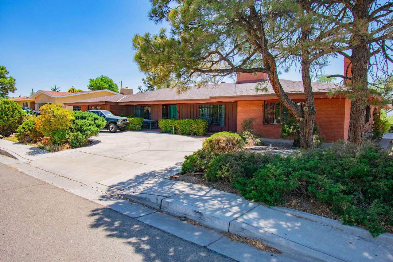 1635 Harvard Drive - Photo 1