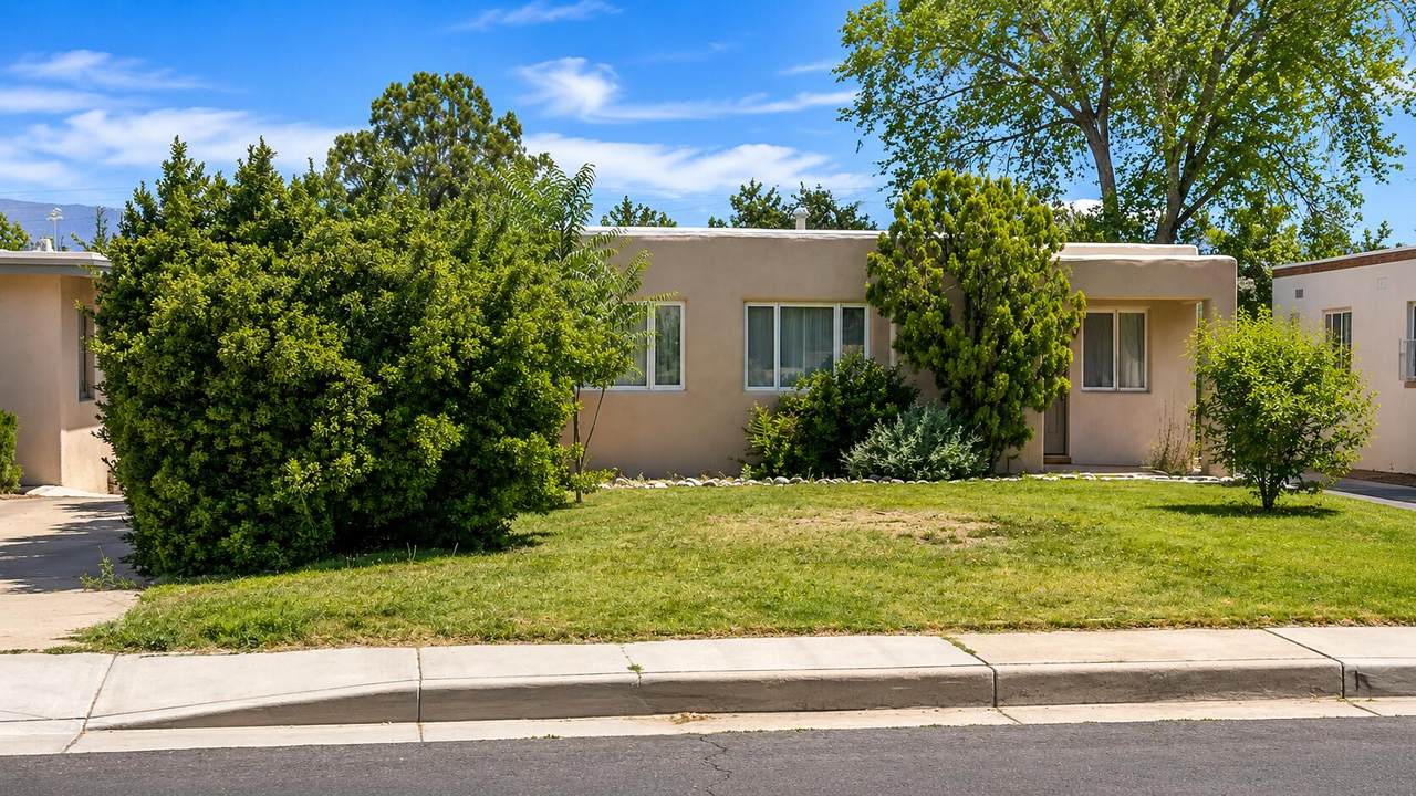 1506 Ridgecrest Drive - Photo 1