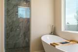 10550 Signal Avenue - Photo 11