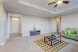 57 Majestic - Photo 13