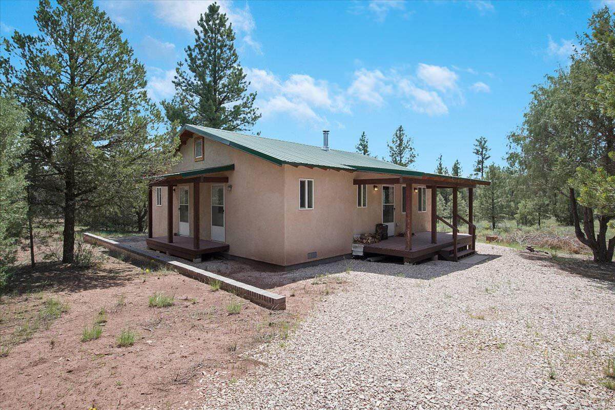 107 Pinetree Road - Photo 1