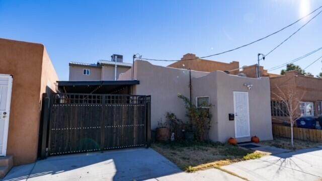 522 7TH Street - Photo 1