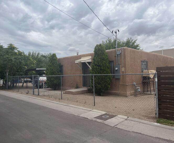 2332 Hollywood Avenue - Photo 1