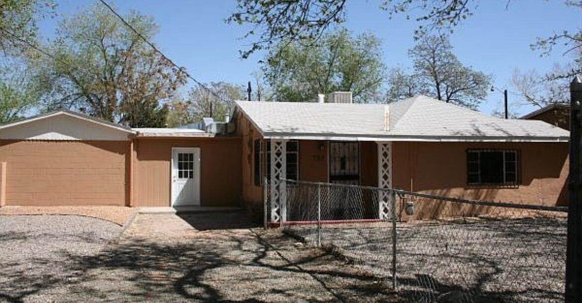 737 La Vega Court - Photo 1