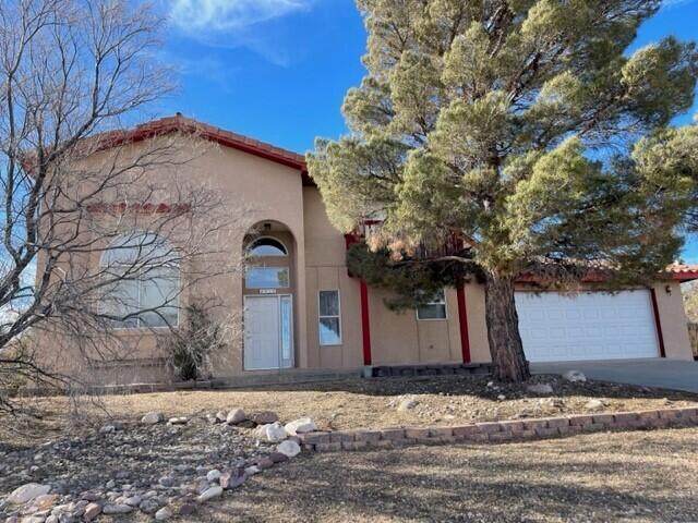 916 Belmont - Photo 1