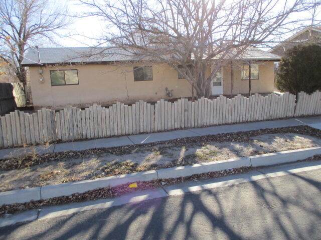 504 Cromwell Avenue - Photo 1