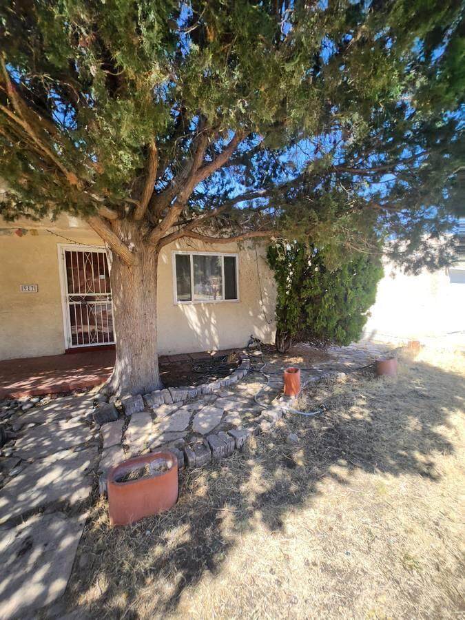 917 Girard Boulevard - Photo 1