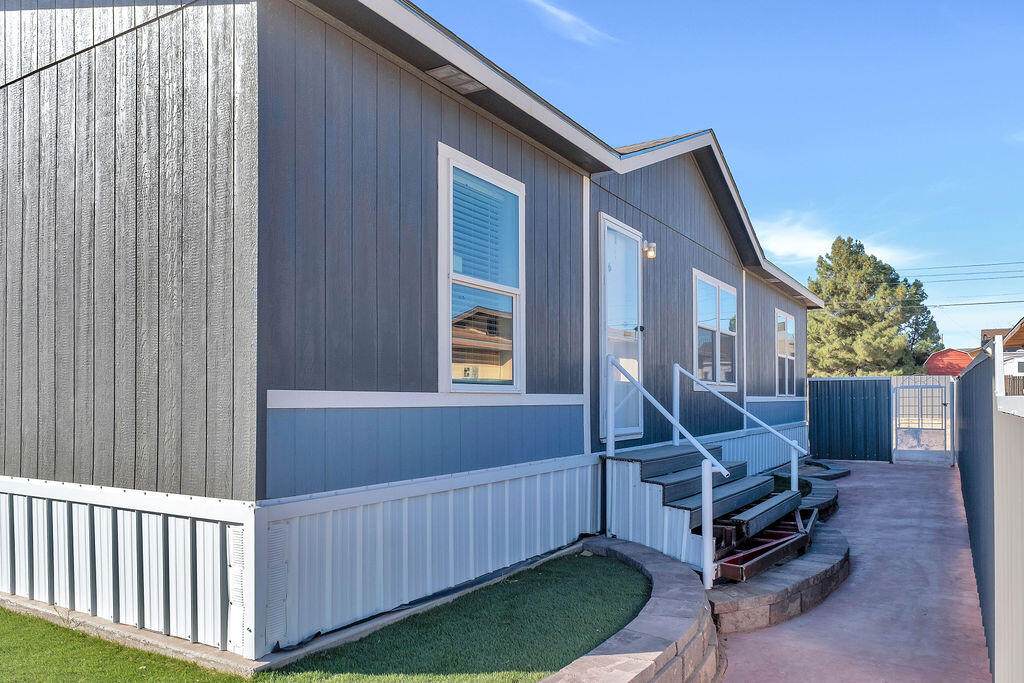 203 10th Street - Photo 1