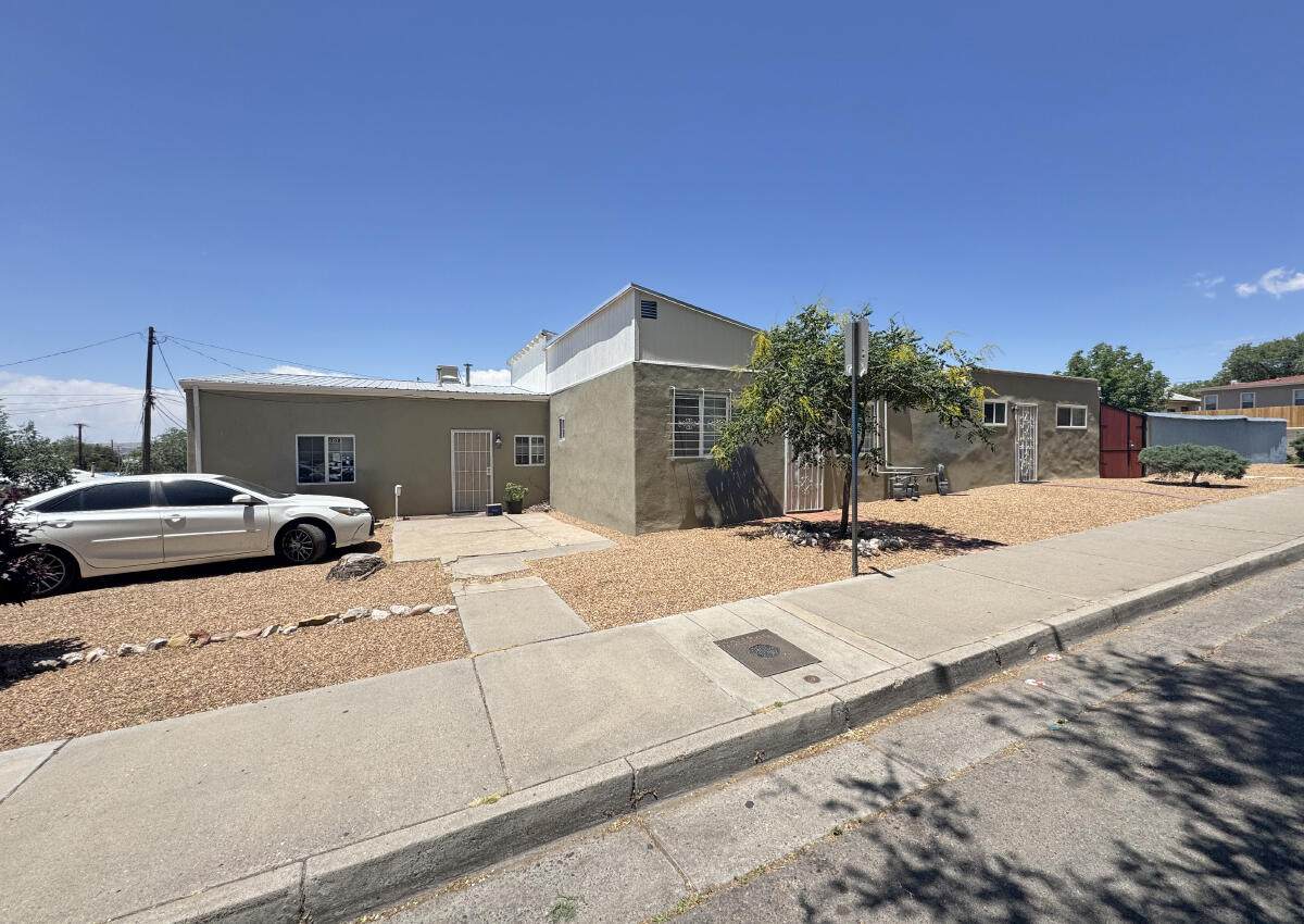 511 Spruce Street - Photo 1