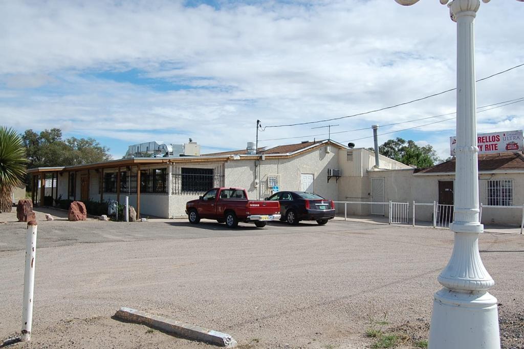 921 River Road - Photo 1