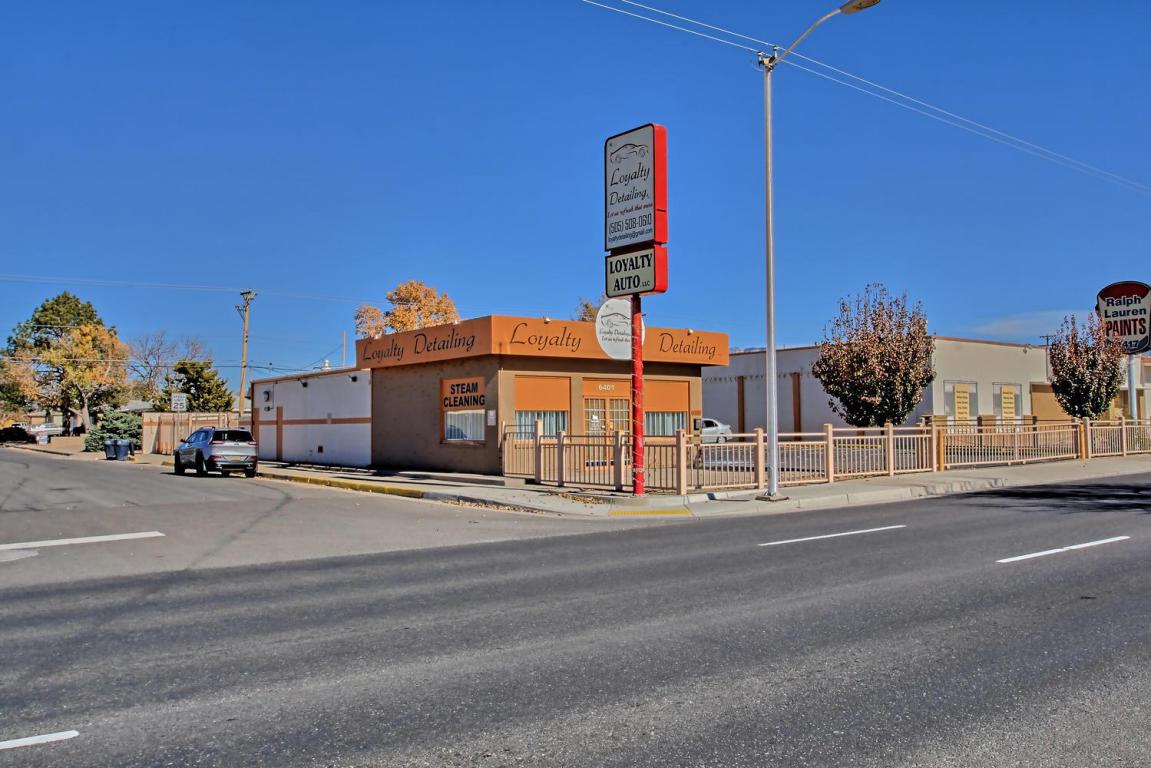 6401 Lomas Boulevard - Photo 1