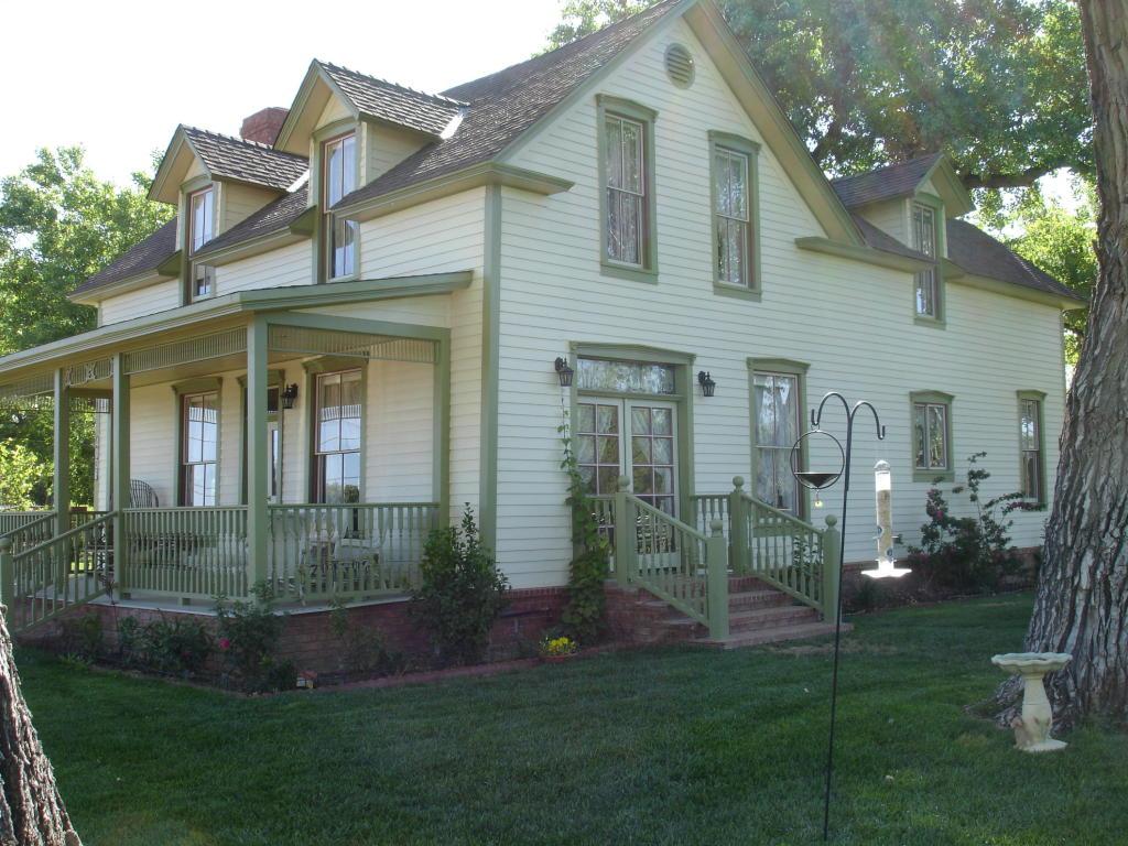 4036 Corrales Rd - Photo 1