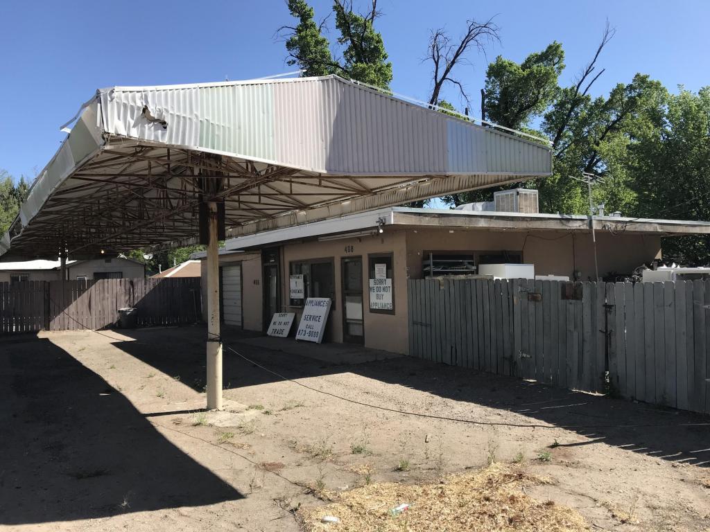 468 Isleta Boulevard - Photo 1