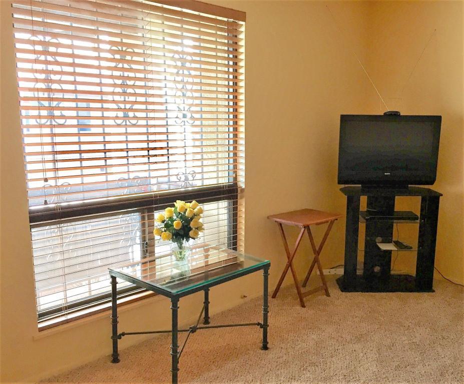 1601 Pennsylvania Street - Photo 1