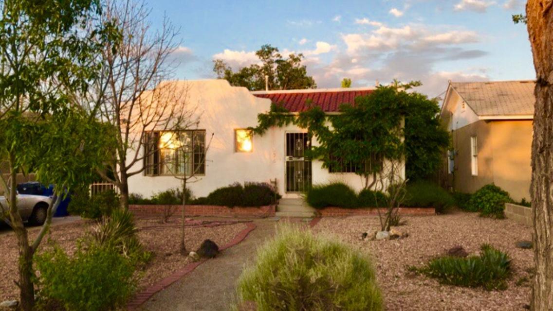 306 Richmond Drive - Photo 1