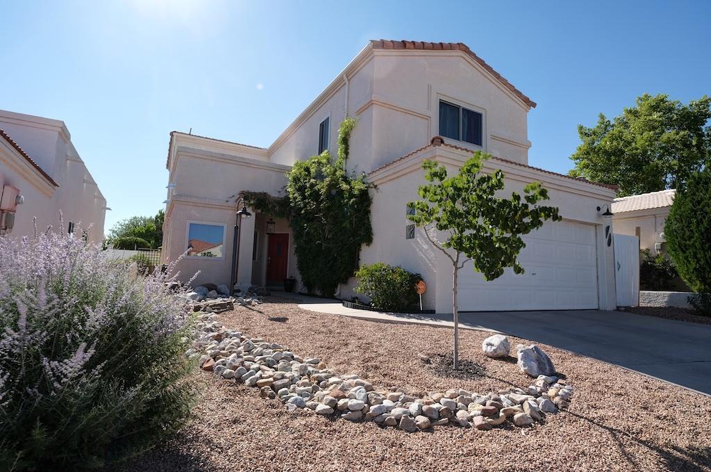 555 Superstition Drive - Photo 1