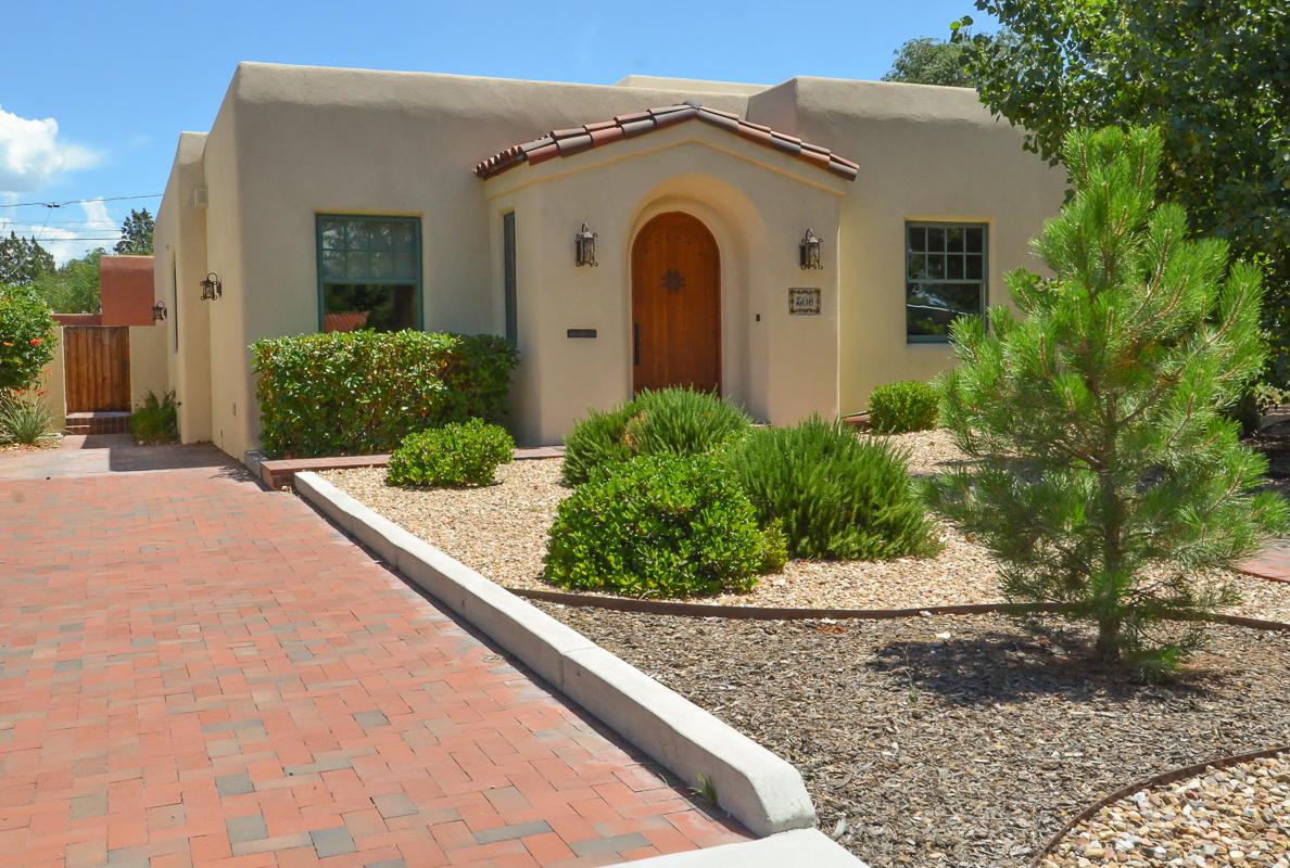 306 Bryn Mawr Drive - Photo 1