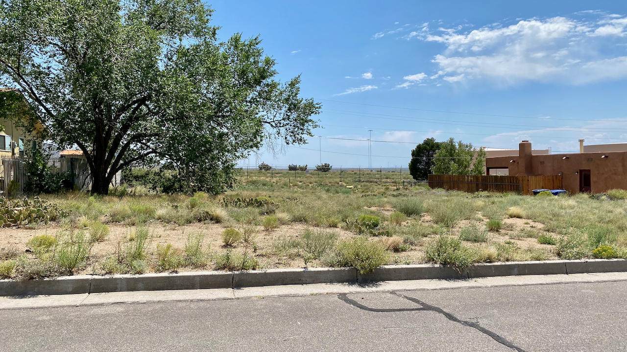 800 Rio Arriba Avenue - Photo 1
