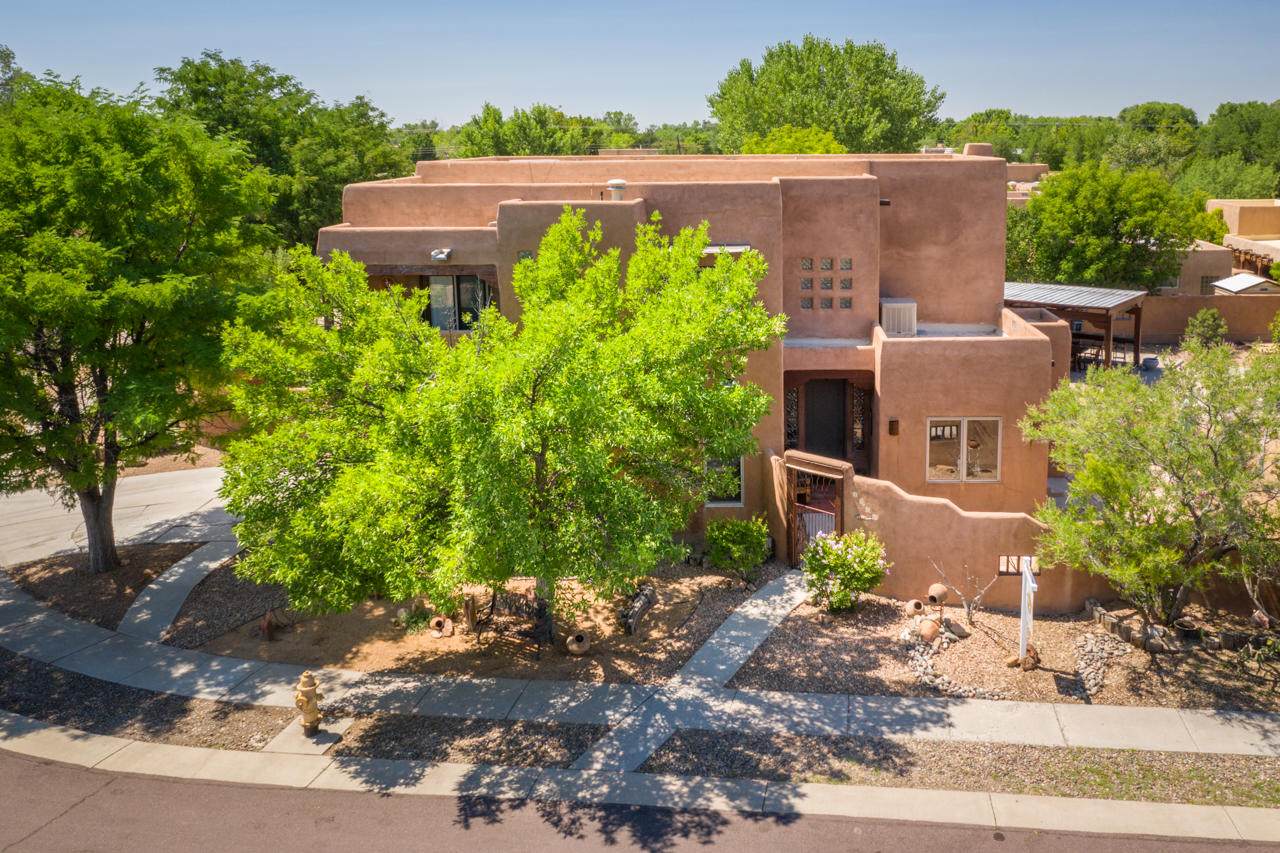 2115 Manchester Place - Photo 1