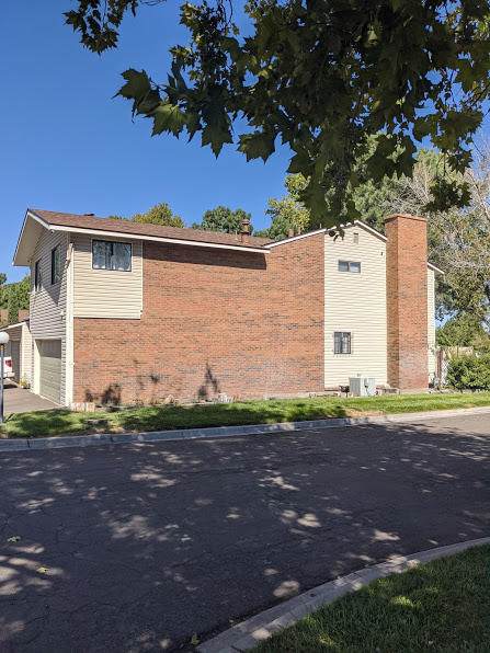 4 Lakeshore Drive - Photo 1